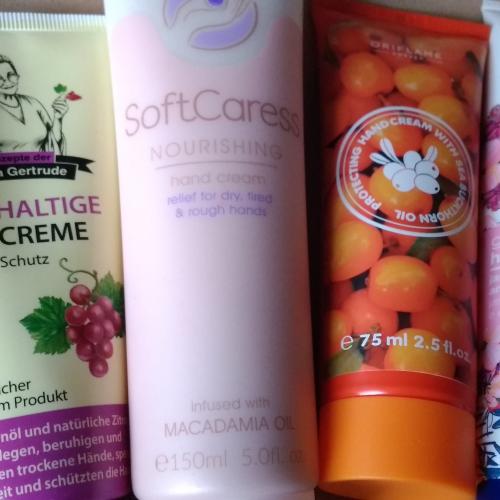 Oriflame Soft Caress,  Protecting Hand & Nail Cream (Ochronny krem do rąk i paznokci) - opinie | zdjęcie do recenzji od szminka2010 - 1
