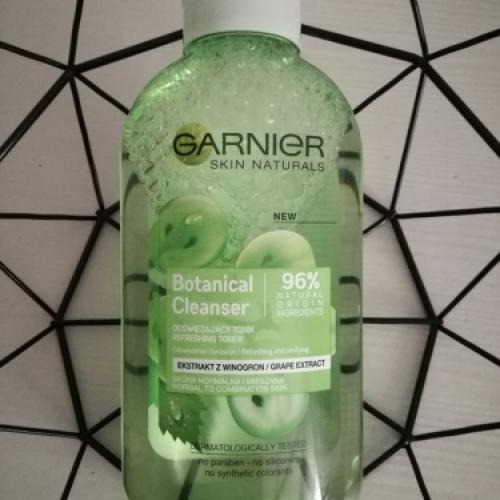 Garnier Botanical Cleanser, Refreshing Toner (Tonik odświeżający z ekstraktem z winogron do  skóry normalnej i mieszanej) - opinie | zdjęcie do recenzji od DREAMSKIN