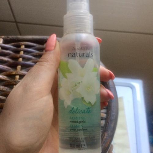 Avon Naturals, Jasmine, Scented Spritz (Mgiełka zapachowa do ciała `Delikatny jaśmin`) - opinie | zdjęcie do recenzji od kama_m1