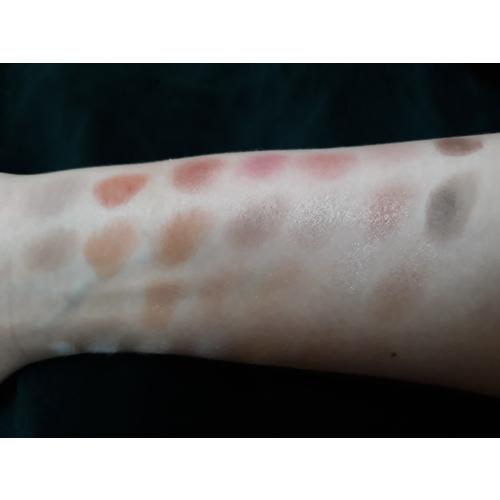 Revolution Beauty (Makeup Revolution) Flawless 3 Resurrection, Ultra 32 Eyeshadow Palette (Profesjonalna paleta 32 cieni do powiek) - opinie | zdjęcie do recenzji od dominika_dal - 7