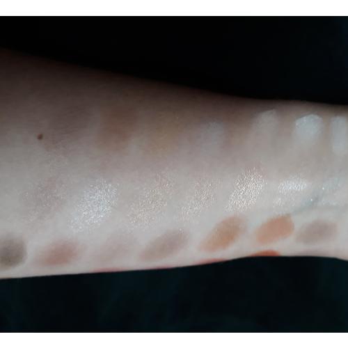 Revolution Beauty (Makeup Revolution) Flawless 3 Resurrection, Ultra 32 Eyeshadow Palette (Profesjonalna paleta 32 cieni do powiek) - opinie | zdjęcie do recenzji od dominika_dal - 4