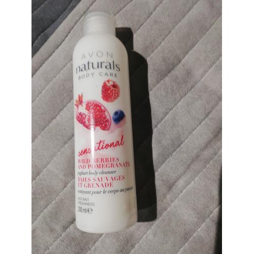 Avon Naturals, Wild Berries and Pomegranate, Yoghurt Body Cleanser (Jogurtowy żel do mycia ciała) - opinie | zdjęcie do recenzji od SYLWCIA188