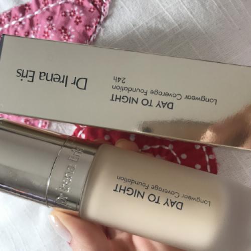 Dr Irena Eris Day to Night Longwear Coverage Foundation 24h (Podkład do twarzy) - opinie | zdjęcie do recenzji od whitewings
