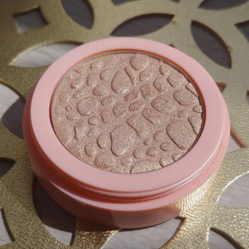 Lovely Gold Digger Highlighter (Złoty rozświetlacz do twarzy) - opinie | zdjęcie do recenzji od Bu_ka - 2