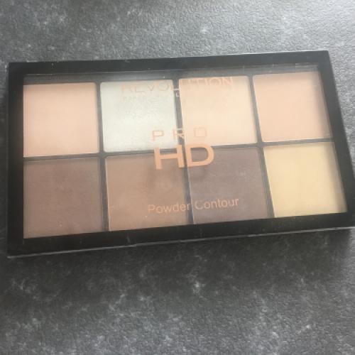 Revolution Beauty (Makeup Revolution) Ultra HD Pro Powder Contour (Paleta do konturowania twarzy pudrowa) - opinie | zdjęcie do recenzji od Moly29 - 1