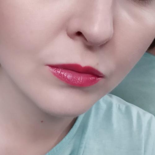 Revlon ColorBurst Lacquer (Balsam do ust w kredce) - opinie | zdjęcie do recenzji od intermanka - 2