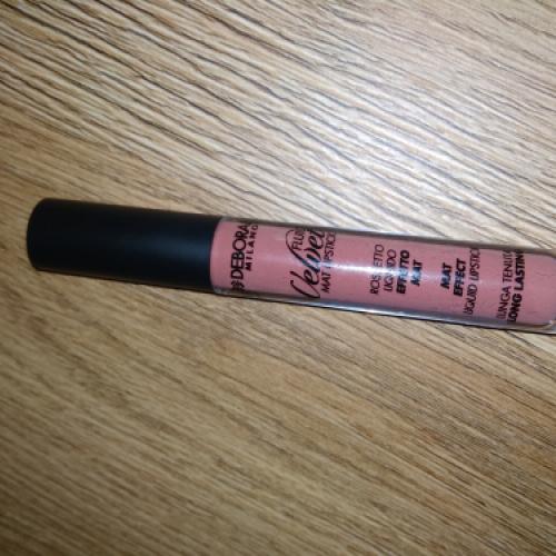 Deborah Fluid Velvet Mat Lipstick, Mat Effect Liquid Lipstick (Matowa pomadka w płynie) - opinie | zdjęcie do recenzji od EMIJAS1