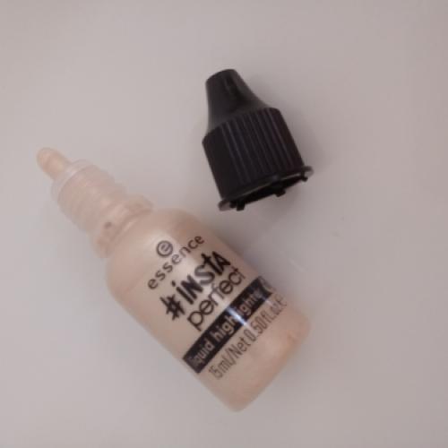 Essence #Insta Perfect, Liquid Highlighter (Rozświetlacz w płynie) - opinie | zdjęcie do recenzji od redcarpet93 - 1