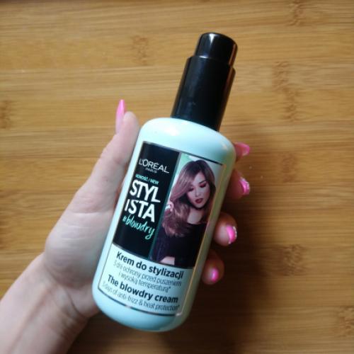L'Oreal Paris Stylista #blowdry,  The Blowdry Hair Styling Cream (Krem do stylizacji `3 dni ochrony przed puszeniem się i wysoką temperaturą`) - opinie | zdjęcie do recenzji od Kosmetycznemusthave