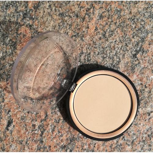 Revers Cosmetics HD Beauty Matting Powder (Puder prasowany) - opinie | zdjęcie do recenzji od Estella