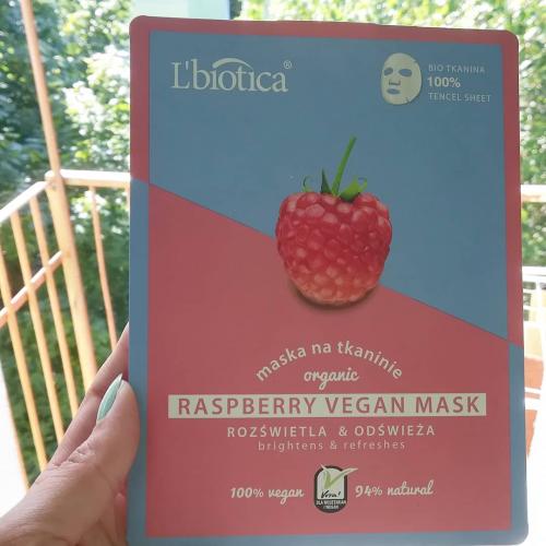 L'biotica Raspberry Vegan Mask Brightens & Refreshes (Rozświetlająco- odświeżająca maska na tkaninie) - opinie | zdjęcie do recenzji od Wioola91