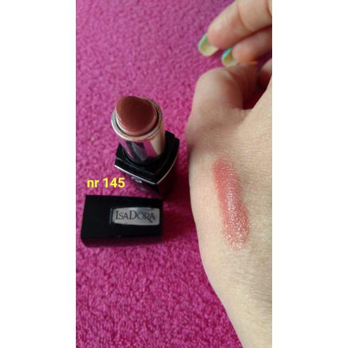 IsaDora Perfect Moisture Lipstick (Pomadka nawilżająca) - opinie | zdjęcie do recenzji od Keisha - 3