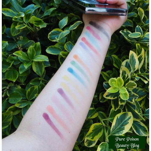 Revolution Beauty (Makeup Revolution) Reloaded Marvellous Mattes Eyeshadow Palette (Paletka 15 cieni do powiek) - opinie | zdjęcie do recenzji od julla007 - 2
