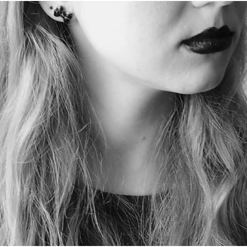 Maybelline New York Color Sensational, Loaded Bolds Lipstick (Pomadka do ust) - opinie | zdjęcie do recenzji od NeonAngel - 2