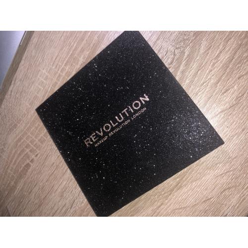 Revolution Beauty (Makeup Revolution) Abracadabra Pressed Glitter Palette (Paleta prasowanych brokatów) - opinie | zdjęcie do recenzji od NAVY_BAD_GIRL - 1