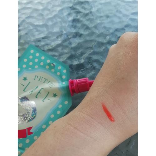 Petite Lael Lip Tint (Farbka do ust nadająca intensywny kolor) - opinie | zdjęcie do recenzji od Magdalena1385 - 3