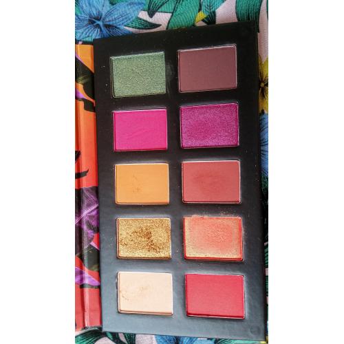 NYX Professional Makeup Off Tropic, Shifting Sand Shadow Palette (Paleta 10 cieni do powiek) - opinie | zdjęcie do recenzji od adoringred