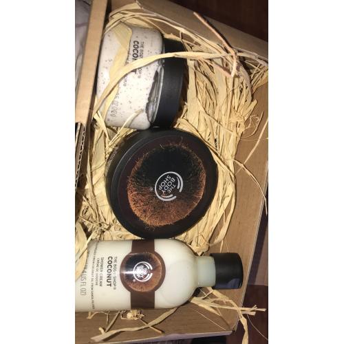 The Body Shop Coconut, Body Scrub (Peeling do ciała z kokosem) - opinie | zdjęcie do recenzji od rozarozewicz - 1
