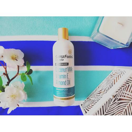 Petal Fresh Pure Superfoods, Get Drenched, Shampoo (Nawadniający szampon do włosów suchych z mleczkiem kokosowym) - opinie | zdjęcie do recenzji od Cosmobsession