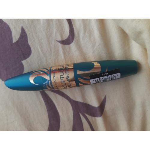 Max Factor Voluptuous False Lash Effect Mascara (Podkręcająco - pogrubiający tusz do rzęs) - opinie | zdjęcie do recenzji od Karolinaofficial1