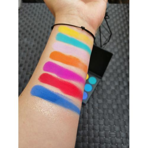 Paese Rainbow Palette (Paleta cieni do powiek) - opinie | zdjęcie do recenzji od Berrytestuje - 2