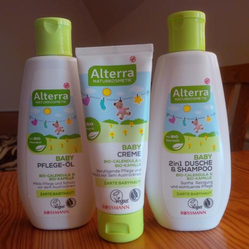 Alterra Baby, 2 in 1 Dusche & Shampoo (Żel pod prysznic i szampon 2 w 1 dla niemowląt) - opinie | zdjęcie do recenzji od a27c9d2a608005617d930610b034c7fd18c24fbd_5ed97cf2a3a29