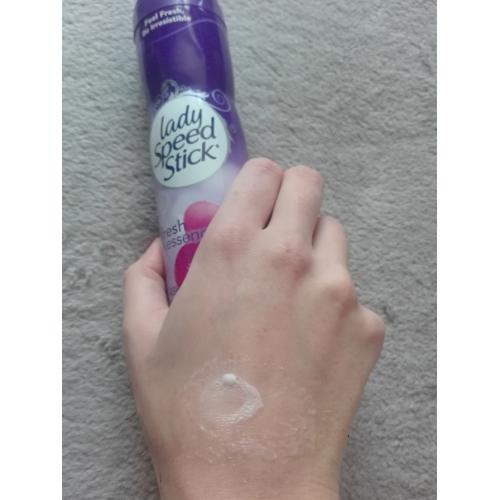 Lady Speed Stick Fresh & Essence, Antiperspirant/Deodorant Aerosol 48H (Dezodorant antyperspiracyjny w sprayu) - opinie | zdjęcie do recenzji od Pieegusek94 - 1