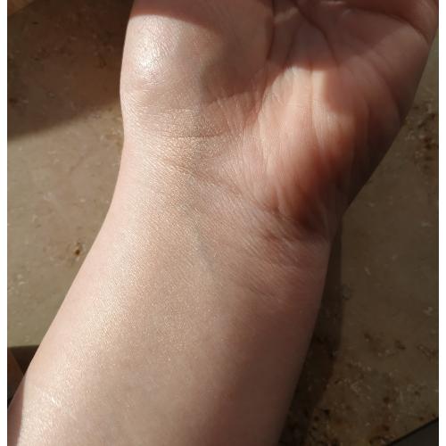 Catrice Clean ID, Mineral Swirl Highlighter (Mineralny rozświetlacz do twarzy) - opinie | zdjęcie do recenzji od NATALA5214 - 4