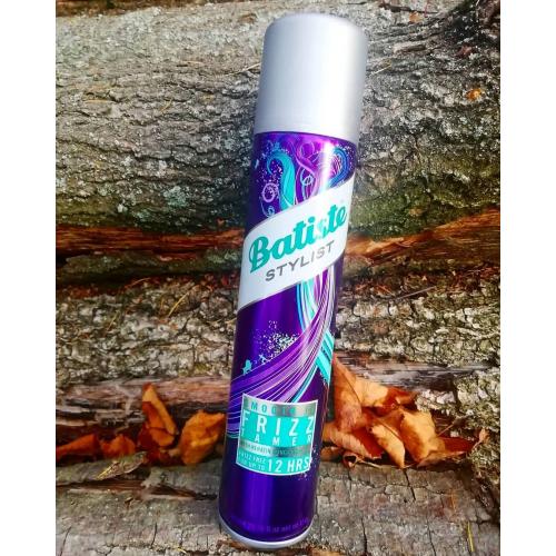 Batiste Stylist, Smooth It Frizz Tamer (Wygładzający spray przeciw puszeniu się włosów) - opinie | zdjęcie do recenzji od Ewi1990 - 2