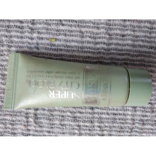 Clinique Super City Block SPF 40 - wysoka ochrona - opinie | zdjęcie do recenzji od emma-e4 - 3