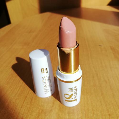 AA Wings of Color Color Creme, Lipstick (Pomadka do ust) - opinie | zdjęcie do recenzji od Luqia