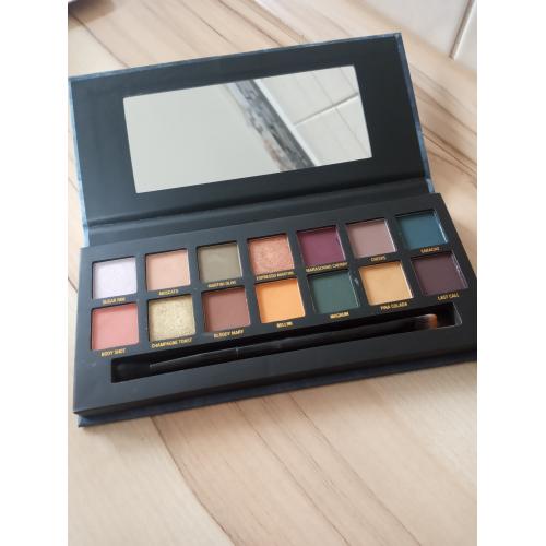 W7 On The Rocks, Eye Color Palette (Paleta 14 cieni do powiek) - opinie | zdjęcie do recenzji od Snookerowesny