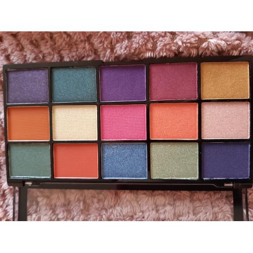 Revolution Beauty (Makeup Revolution) Re-Loaded, Passion for Colour Eyeshadow Palette (Paleta 15 cieni do powiek) - opinie | zdjęcie do recenzji od dunianasia - 2