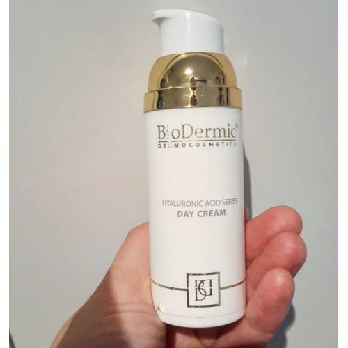 BioDermic Hyaluronic Acid Series, Day Cream (Krem na dzień z kwasem hialuronowym) - opinie | zdjęcie do recenzji od karolinatestuje