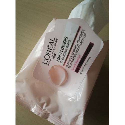 L'Oreal Paris Fine Flowers Cleansing Wipes (Oczyszczające chusteczki do demakijażu twarzy i oczu skóra normalna i  mieszana) - opinie | zdjęcie do recenzji od Azani