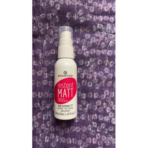 Essence Instant Matt, Make-up Setting Spray (Spray do utrwalania makijażu) - opinie | zdjęcie do recenzji od Millenium94 - 2