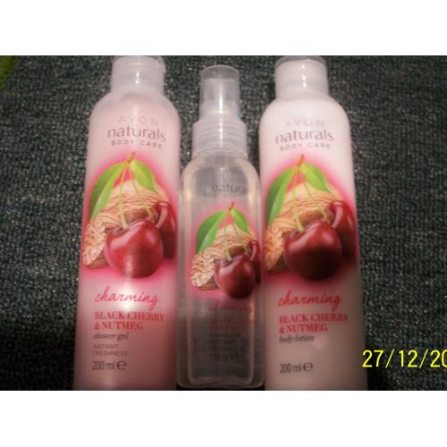 Avon Naturals, Black Cherry & Nutmeg, Scented Spritz (Mgiełka do ciała `Czereśnia i gałka muszkatałowa`) - opinie | zdjęcie do recenzji od Smerfeta83
