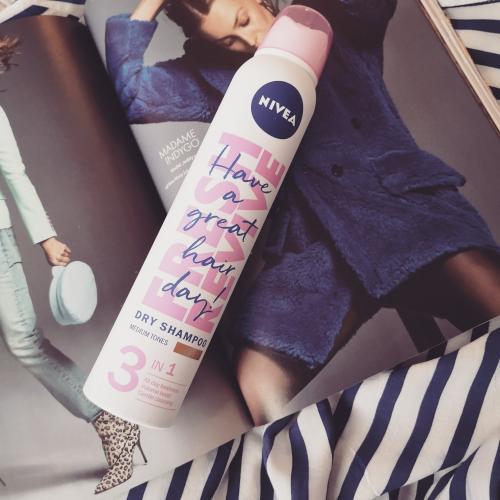 Nivea Fresh Revive , 3 in 1 Trockenshampoo (Suchy szampon dla szatynek) - opinie | zdjęcie do recenzji od Pheenomeenal