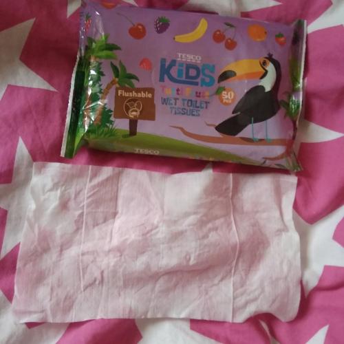 Tesco Value Kids, Tutti Frutti Wet Toilet Tissues (Nawilżany papier toaletowy dla dzieci) - opinie | zdjęcie do recenzji od MoniaPasi - 2
