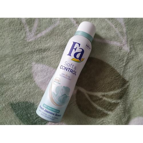 Fa Soft & Control, Antyperspirant w sprayu 'Fresh Jasmin Scent' - opinie | zdjęcie do recenzji od teczowaosmiornica