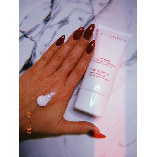 Clarins Extra-Firming Body Lotion (Ujędrniający balsam do ciała) - opinie | zdjęcie do recenzji od Rumcykiewicz