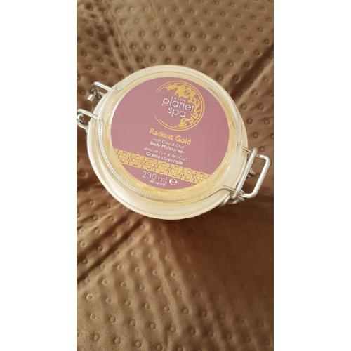 Avon Planet Spa, Radiant Gold Body Moisturiser (Rozświetlające masło [krem] do ciała z drobinkami złota i olejkiem Oud) - opinie | zdjęcie do recenzji od AgaB1998