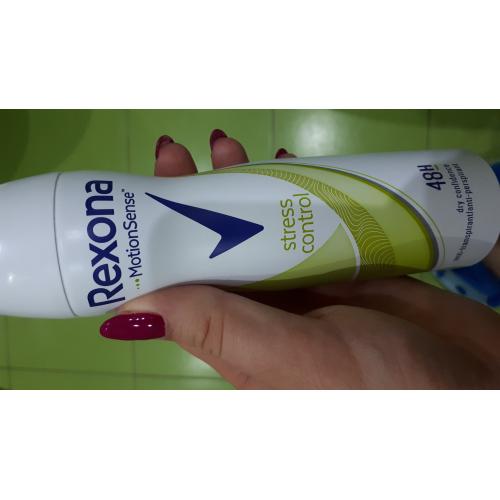 Rexona Women, Stress Control, Antyperspirant w spray`u - opinie | zdjęcie do recenzji od niusiaczek22
