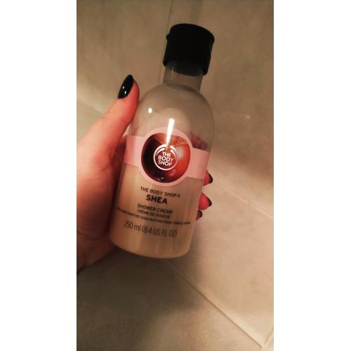 The Body Shop Shea, Shower Cream (Kremowy żel pod prysznic z masłem shea) - opinie | zdjęcie do recenzji od Anytsuj_