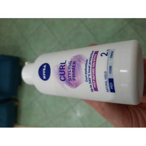 Nivea Curl Styling Primer (Primer przygotowujący włosy do stylizacji `Podkreślenie skrętu fal i loków`) - opinie | zdjęcie do recenzji od EmiSkib