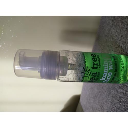Tea Tree Foaming Face Wash (Pianka do mycia twarzy z olejkiem z drzewa herbacianego) - opinie | zdjęcie do recenzji od Olamorgan