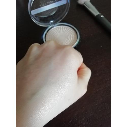 Revers Cosmetics Strobe & Glow Highlighter (Puder rozświetlający) - opinie | zdjęcie do recenzji od Magdalena1385 - 2