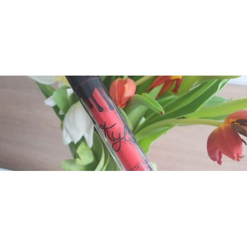 Kylie Cosmetics Velvet Liquid Lipstick (Matowa pomadka w płynie) - opinie | zdjęcie do recenzji od czekooczekolada
