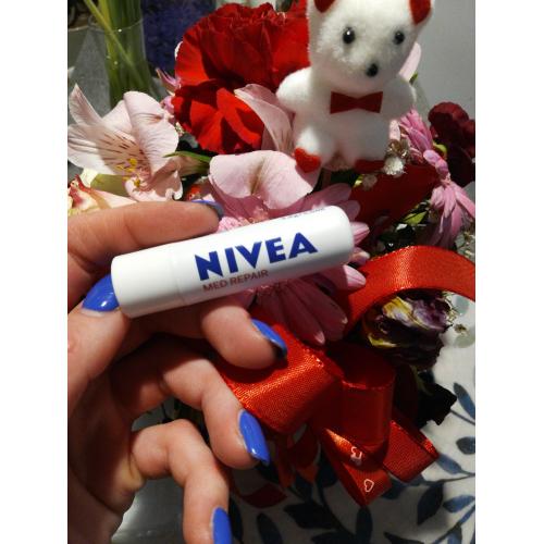 Nivea Med Repair 24h Melt-in Moisture, Pomadka pielęgnacyjna SPF 15 - opinie | zdjęcie do recenzji od BondGirl_007 - 1