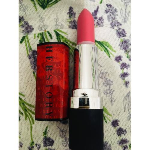 Avon Delicate Matte Lipstick (Szminka matowa) - opinie | zdjęcie do recenzji od SylwiaCiemniejewska